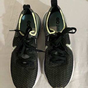 Nike Black and White Athletic Shoes
